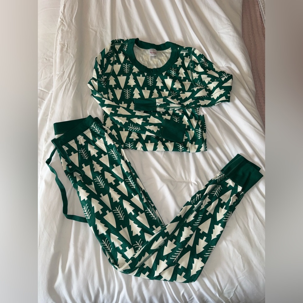 Hanna Andersson Christmas Green and White Tree Pjs Adult/Woman’s size XS